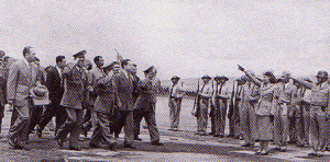 MNR Grupo de Honor y Seguridad (Leader: Lydia Gueiler Tejada) receiving President Paz Estenssoro. Fascist-like Salute. (for both pictures, many thanks to payer.de)